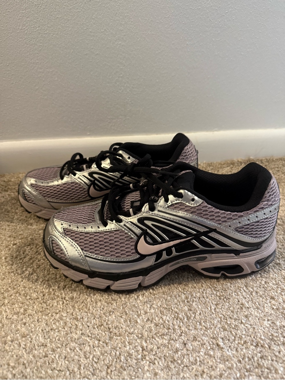 Nike Silver and Light Purple Athletic Sneakers